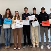 Erfolgreich auf Französisch – DELF-Diplome am HCG verliehen